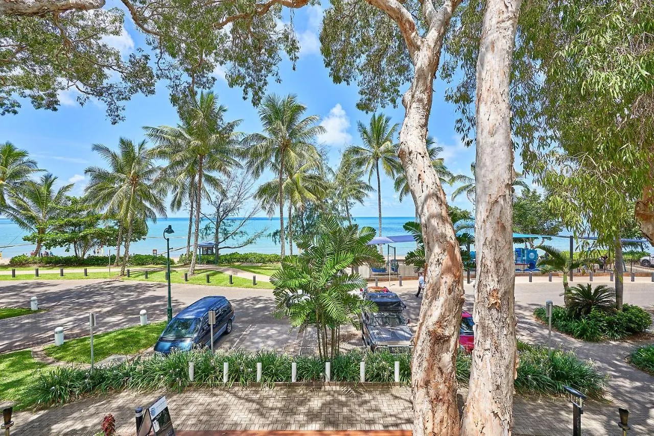 Beach Club Private Apartments 棕榈湾