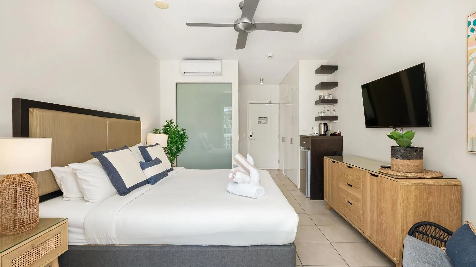 Beach Club Private Apartments 棕榈湾