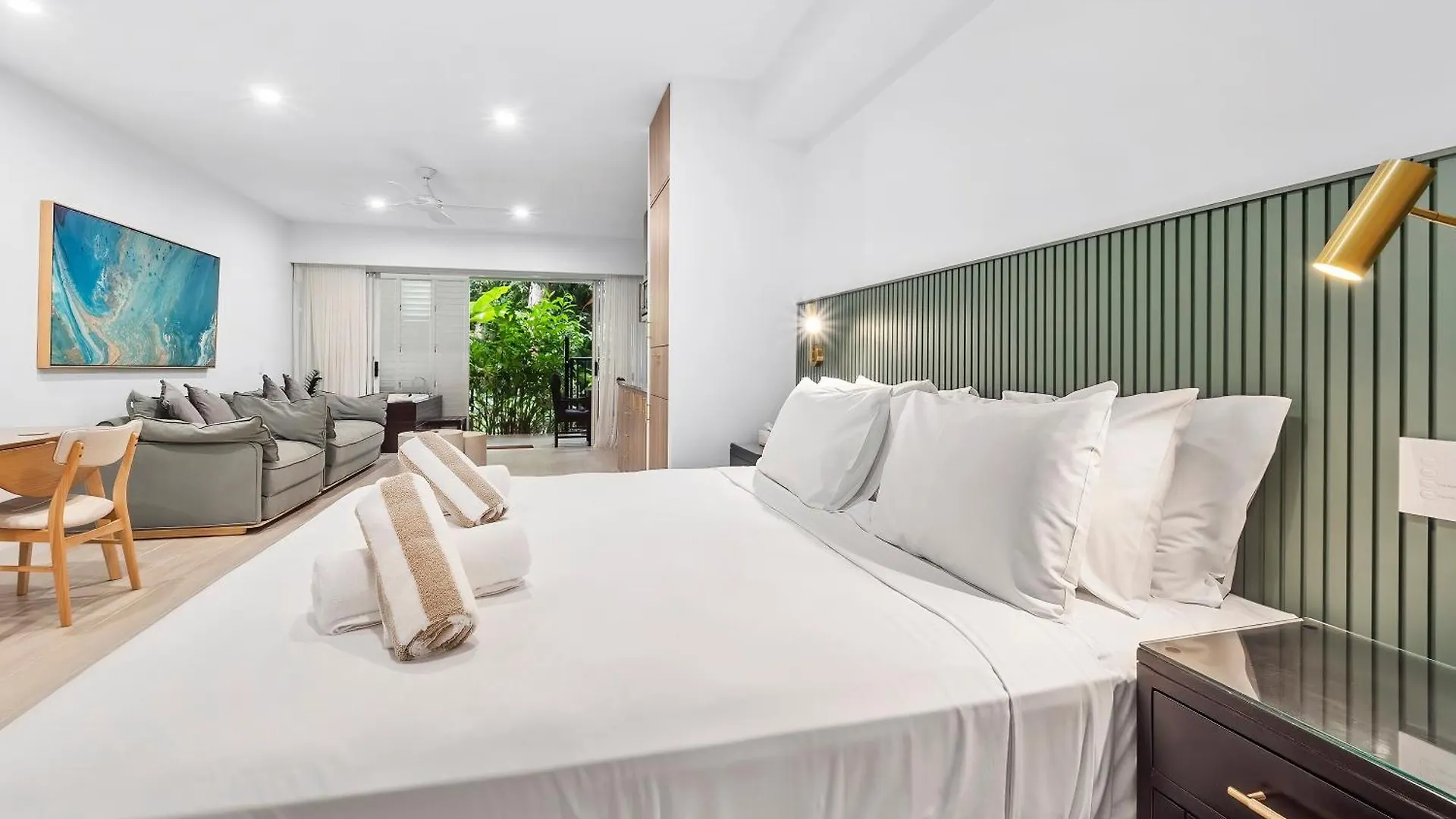 Beach Club Private Apartments 棕榈湾