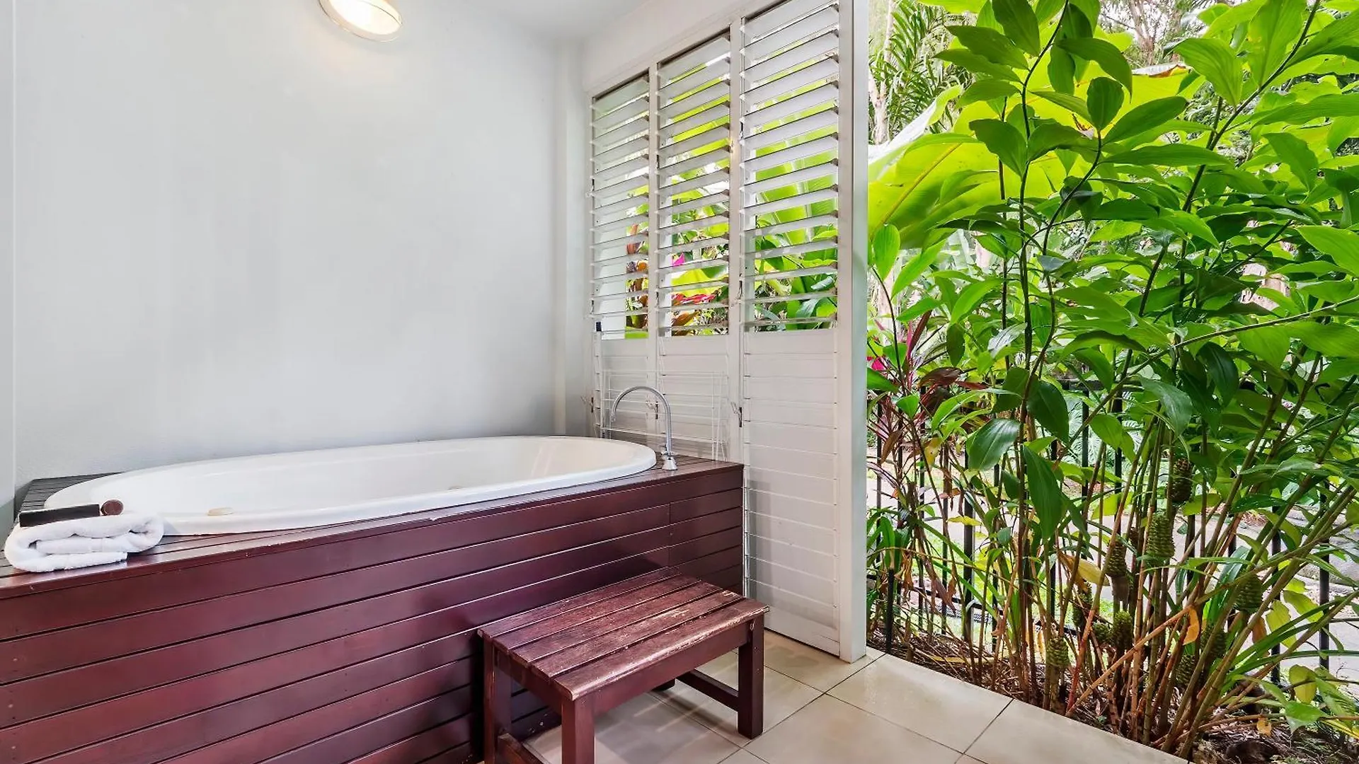 Beach Club Private Apartments 棕榈湾