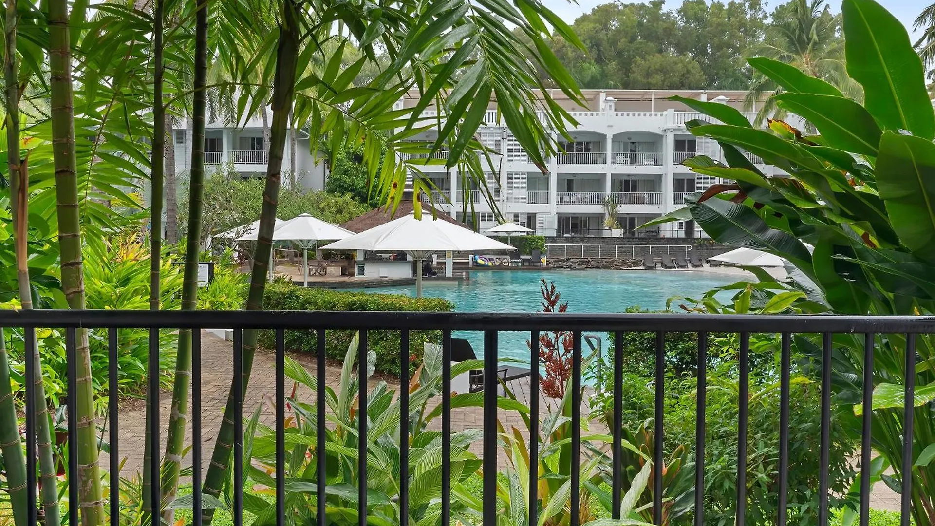 Beach Club Private Apartments 棕榈湾