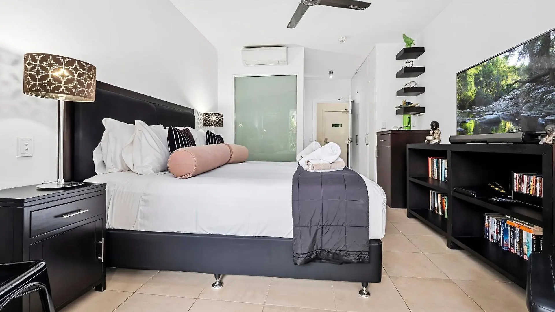 Beach Club Private Apartments 棕榈湾